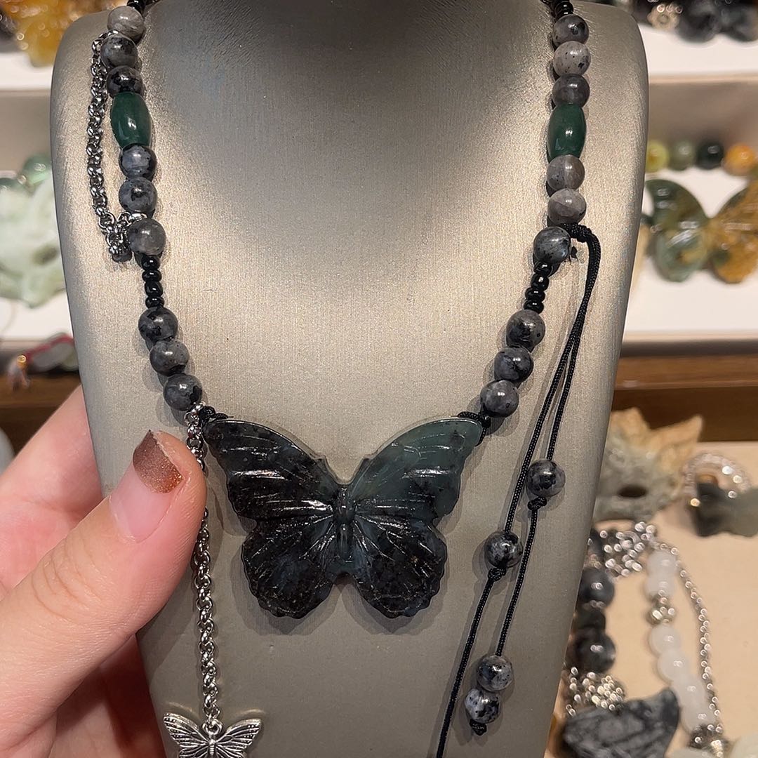 蛇纹石玉合金颈饰