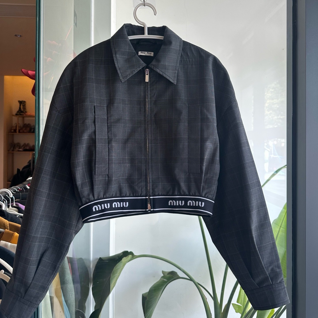 99新 MIU MIU/缪缪 99新-新款女士黑色短款翻领夹克外套 38码