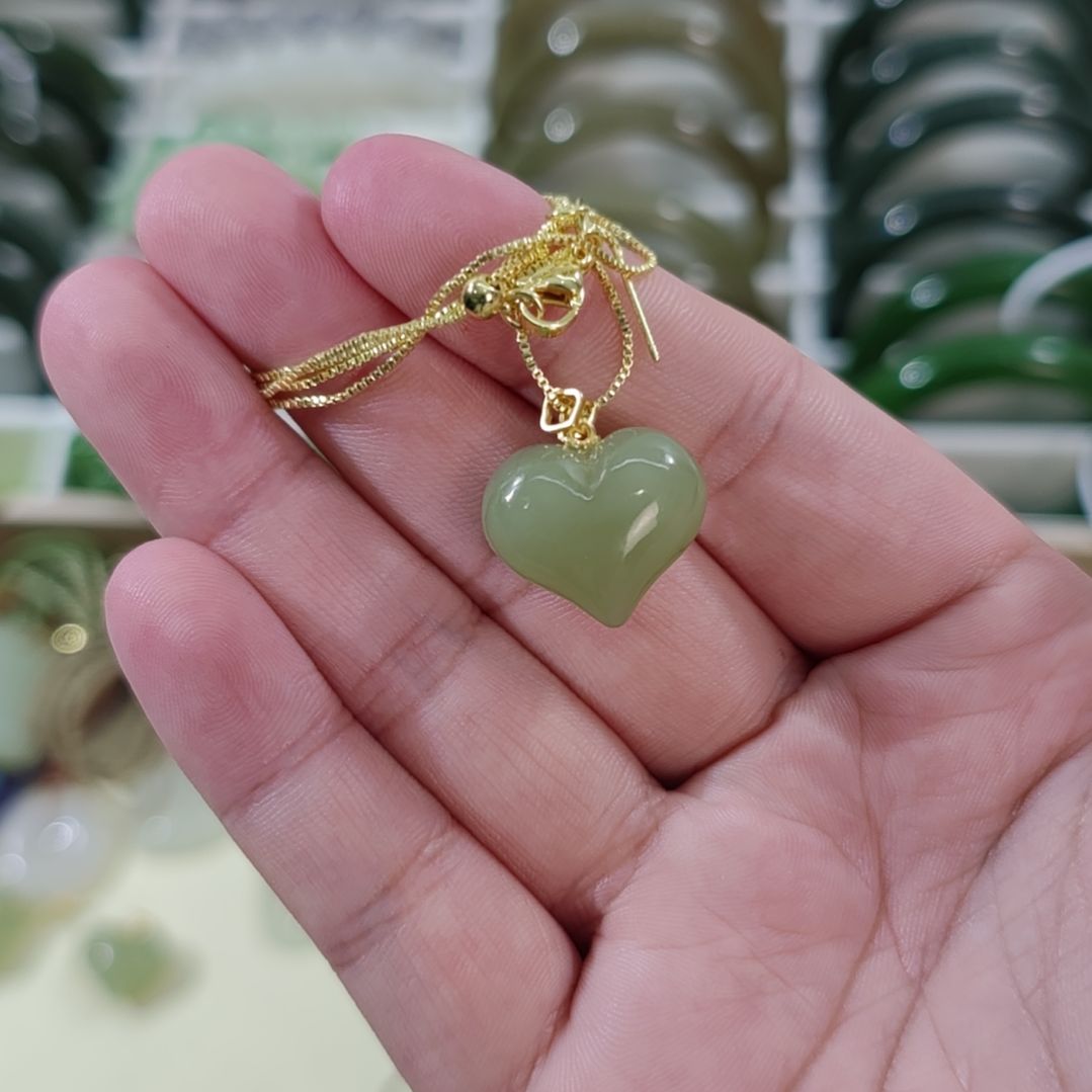 7***。和田玉未镶嵌手链卡20屁桃吊坠×1