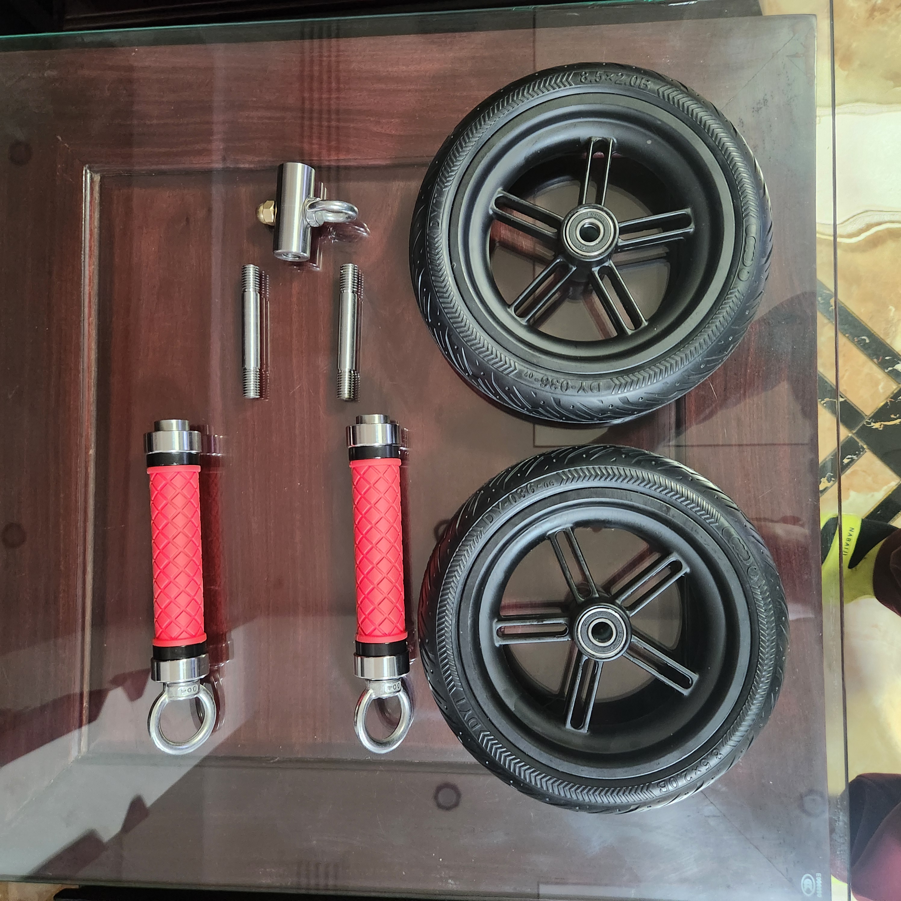 多功能组合健腹轮，单双可分解，还可以杠铃推，实心橡胶轮胎，直径23