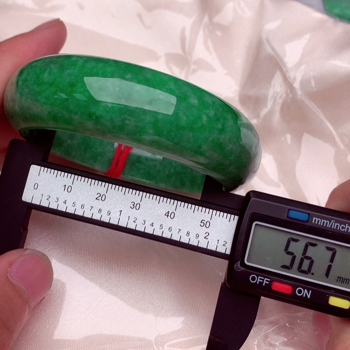 翡翠手镯未镶嵌a货