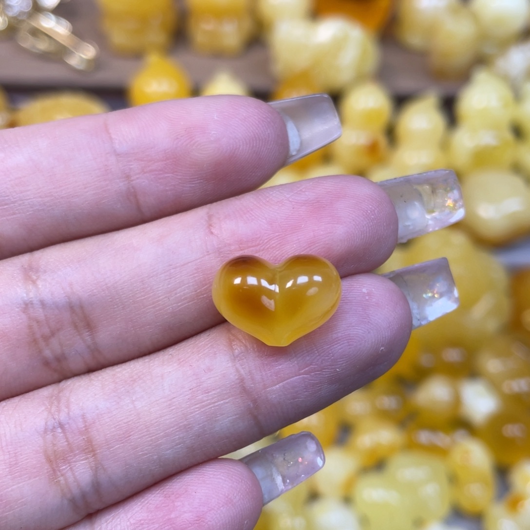 琥珀未镶嵌珠宝奇石