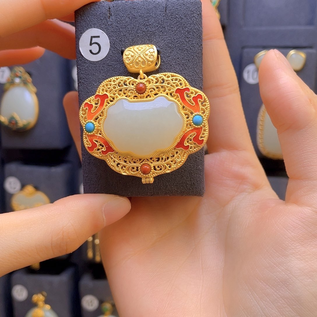 和田玉颈饰银S925镀金镶嵌