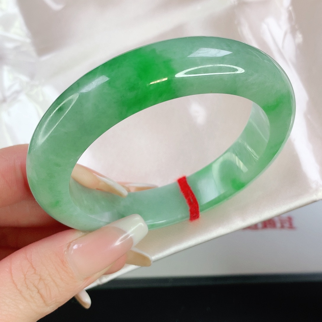 翡翠手镯未镶嵌1050翡翠