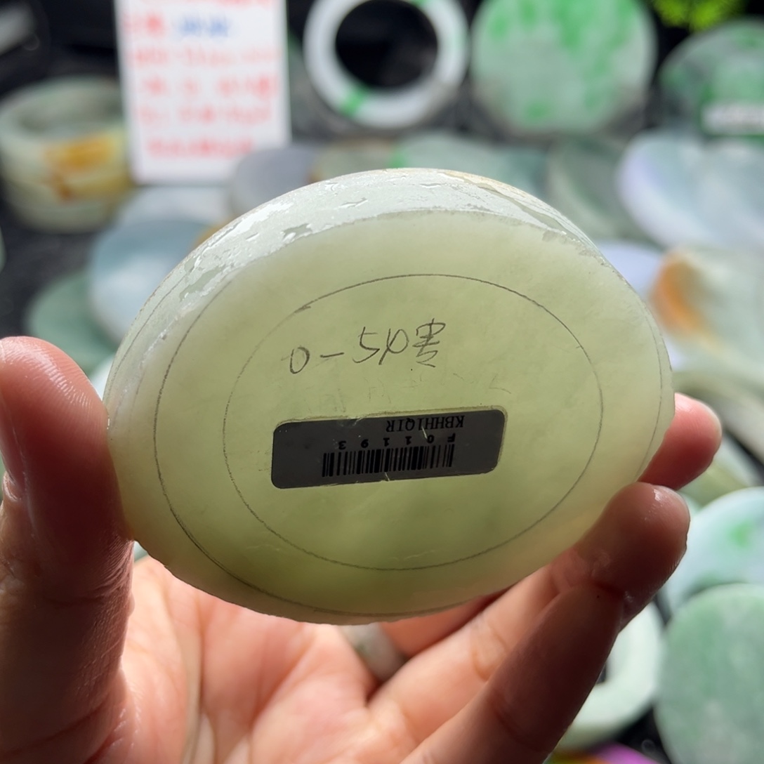 未镶嵌翡翠手镯定制翡翠