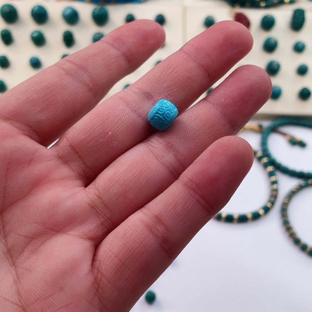 绿松石颈饰未镶嵌