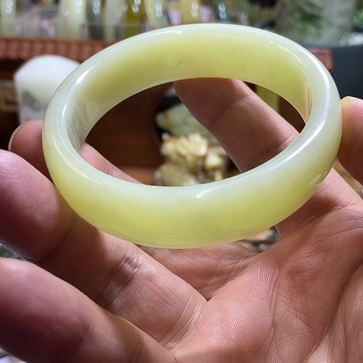 未镶嵌手镯岫岩老玉（透闪石质玉）