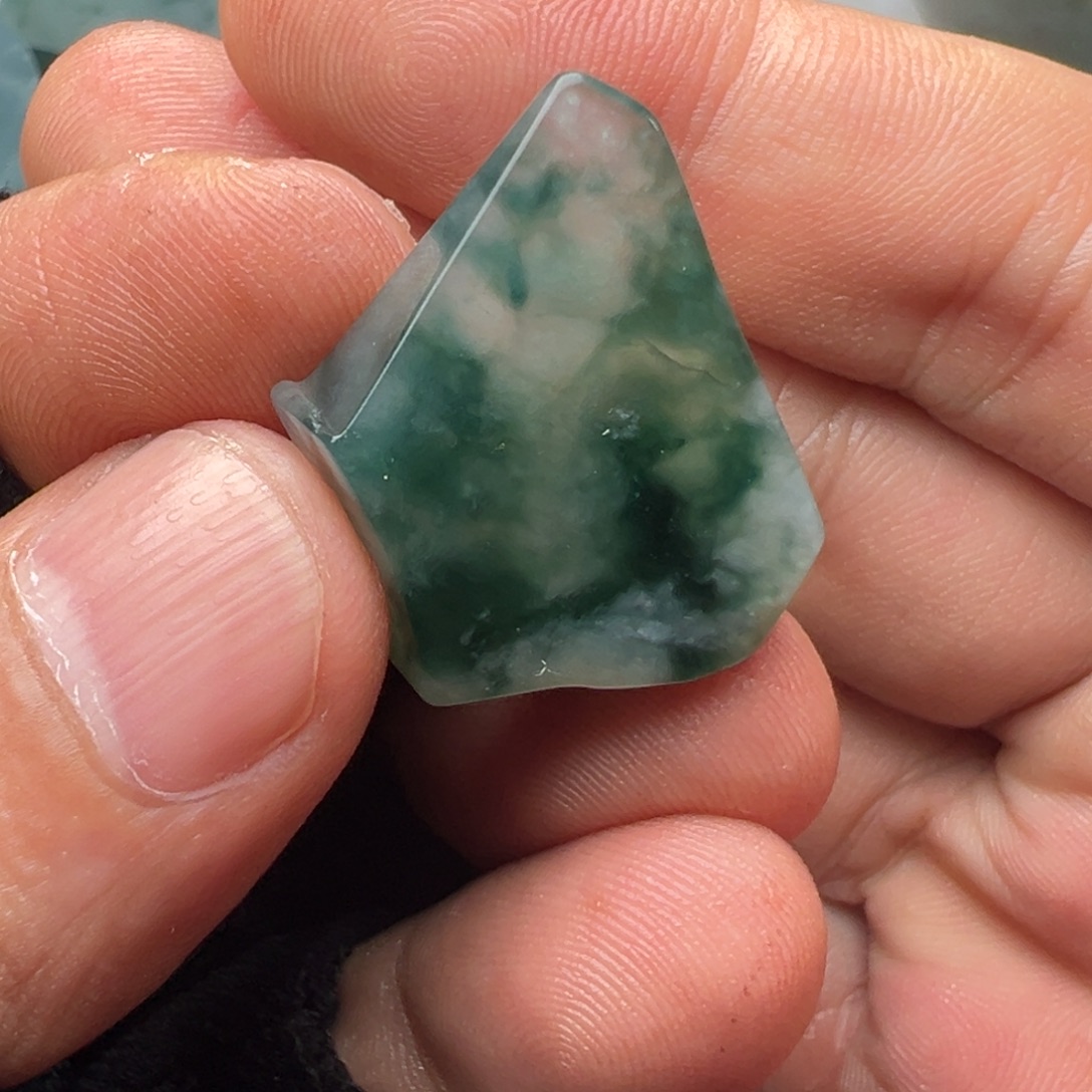 定制翡翠未镶嵌不包工