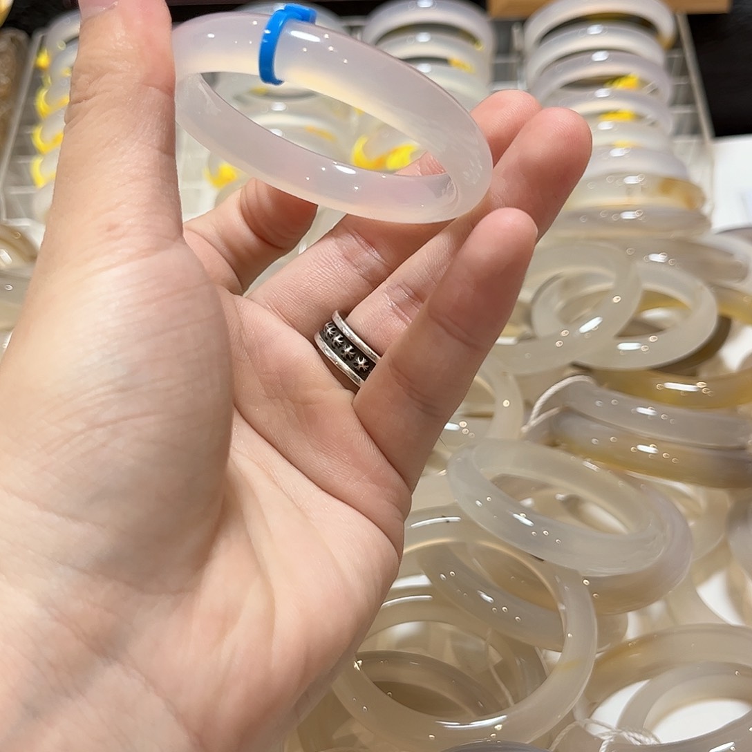 手镯玛瑙/玉髓未镶嵌S****m052