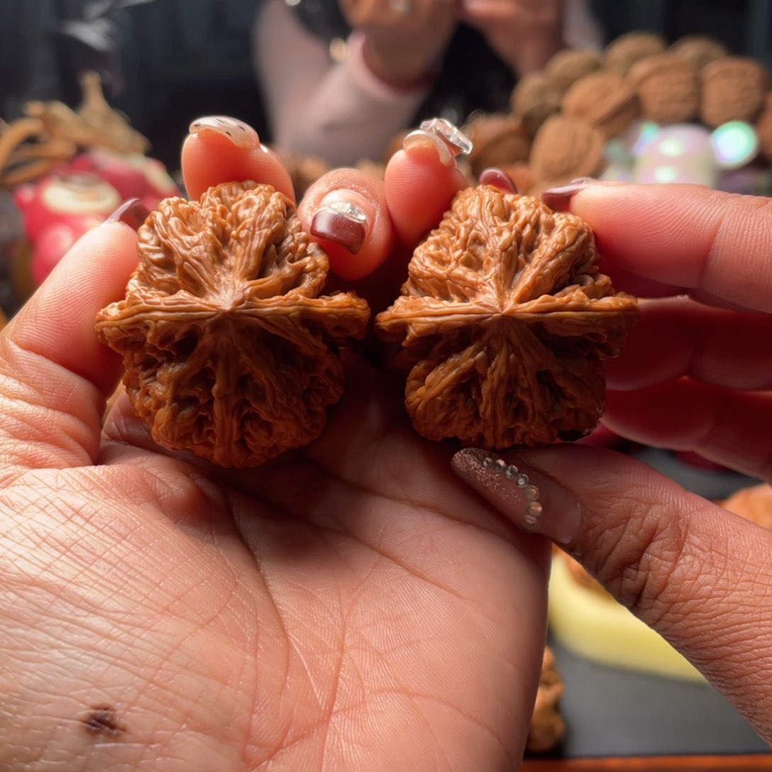 【闪购商品】文玩核桃把件粗筋39