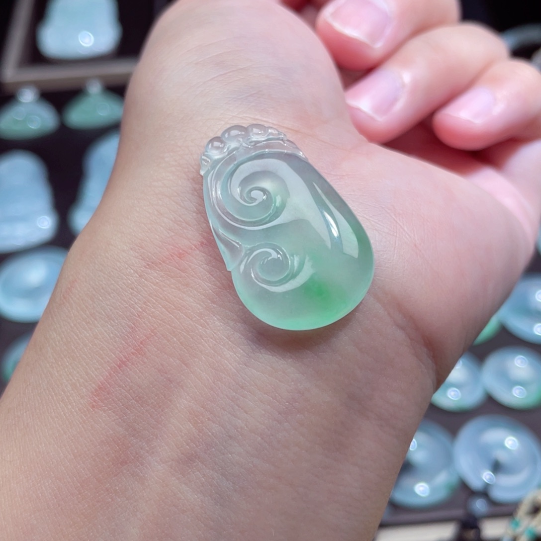 颈饰未镶嵌翡翠如意