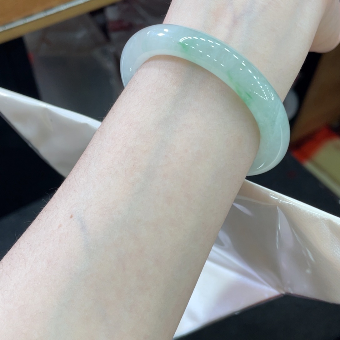 未镶嵌手镯翡翠卡50.3冰胶果冻，果冻飘绿花