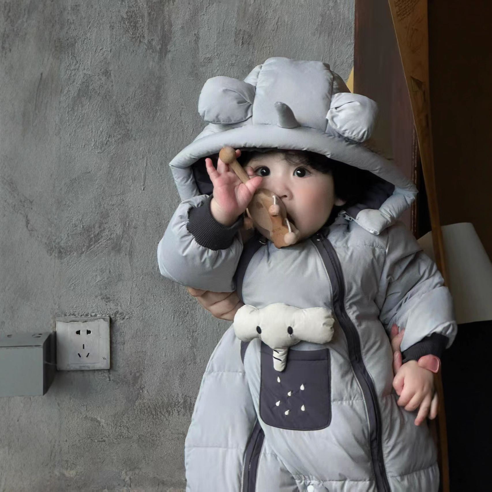 婴儿冬季羽绒服包脚连体衣超萌宝宝可爱大象款双拉链羽绒服9519