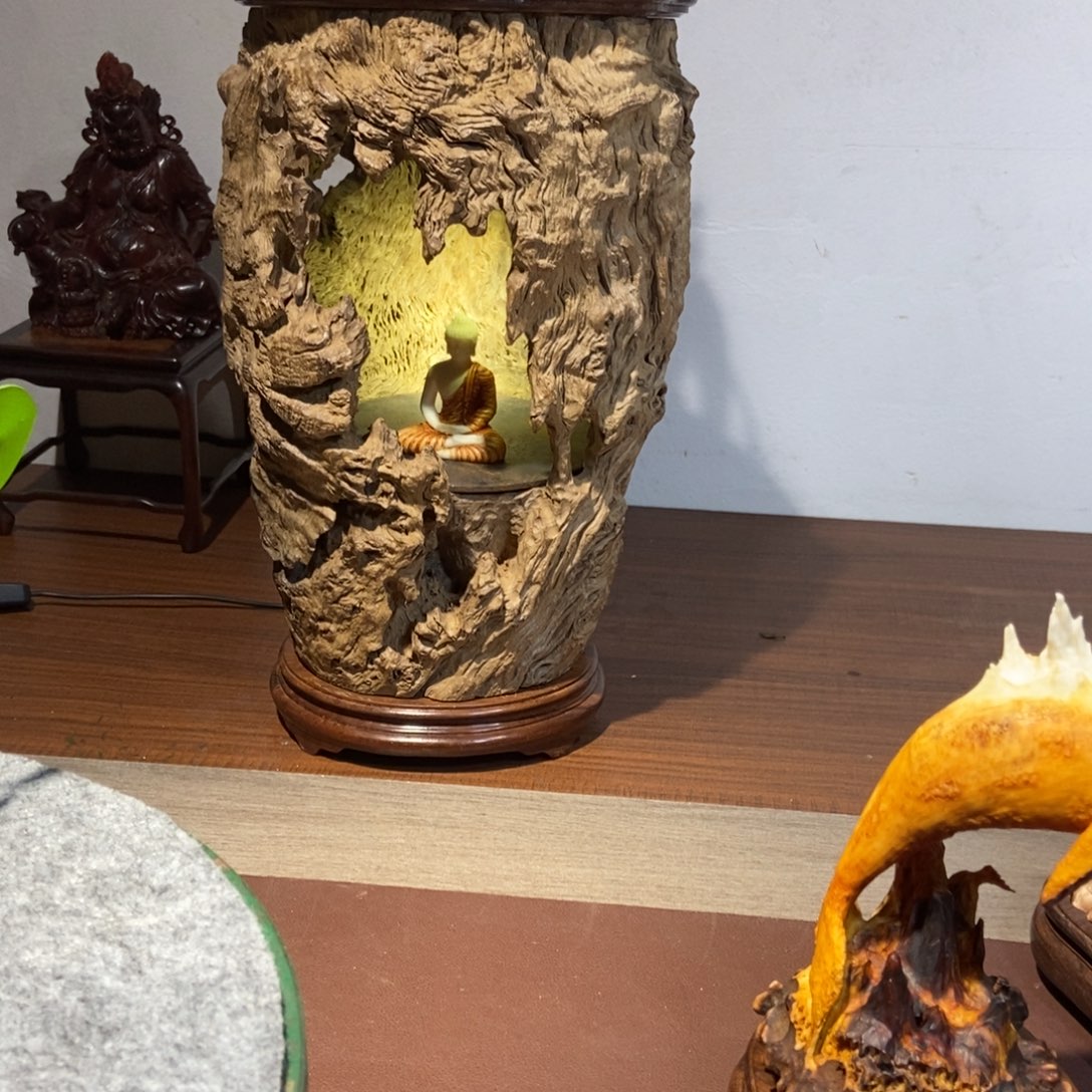 秦***爷檀香木工艺品摆件