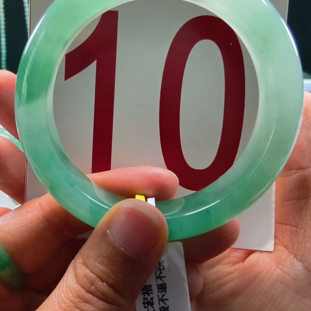 石英质玉（非洲翠）未镶嵌手镯