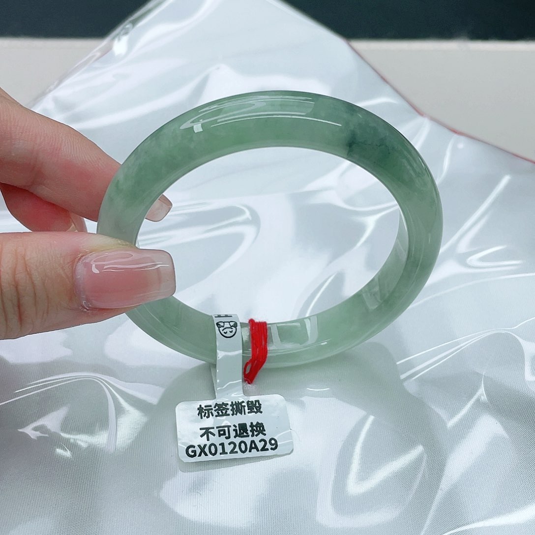 翡翠手镯未镶嵌正56