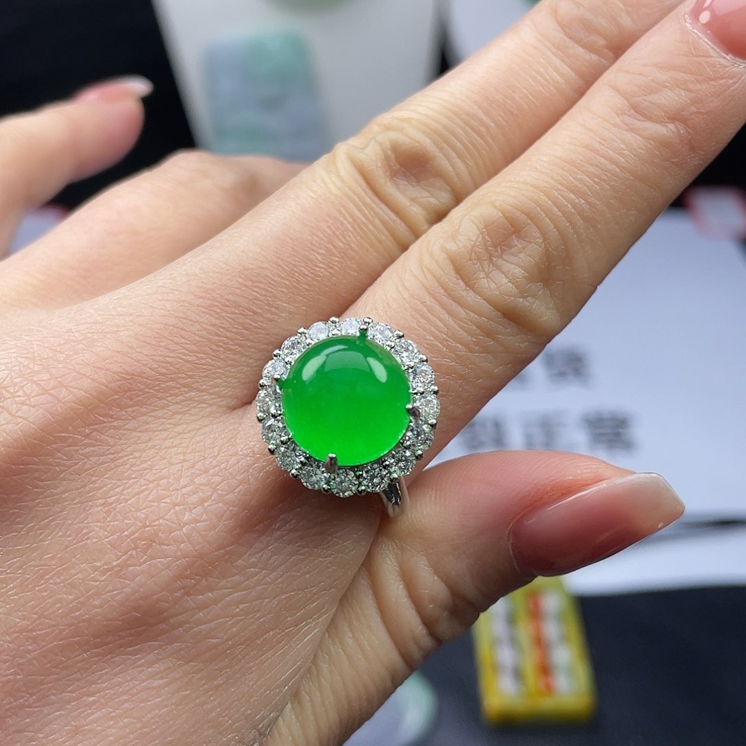 翡翠未镶嵌吊坠(赠链)