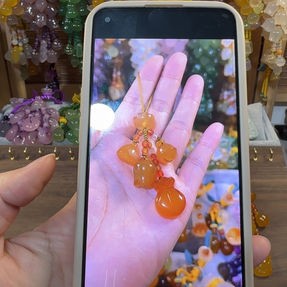 莫***離玛瑙/玉髓未镶嵌手机挂件