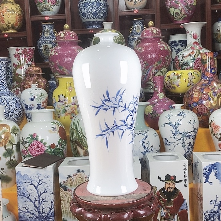 摆件景德镇陶瓷青花梅瓶