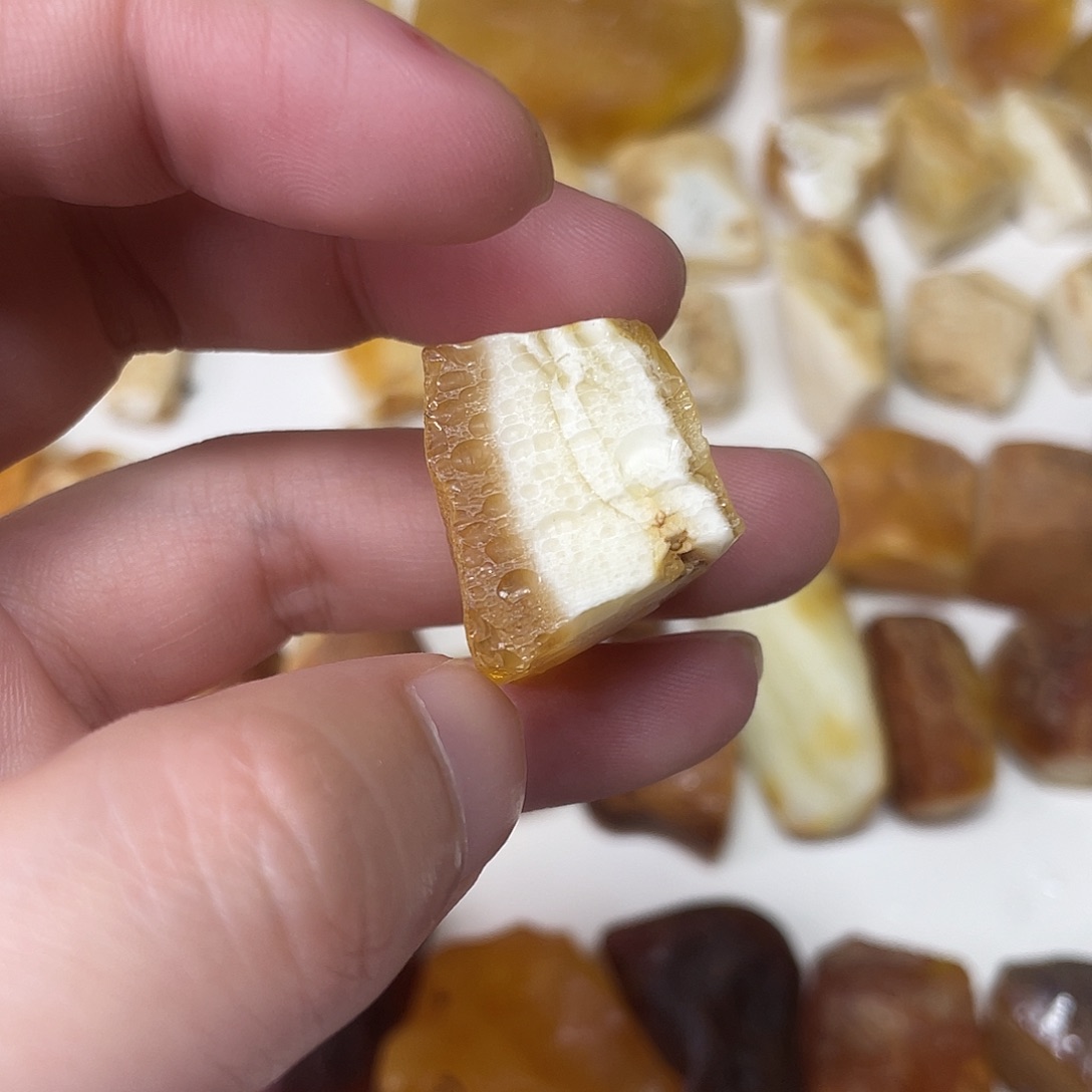 定制琥珀未镶嵌原矿琥珀