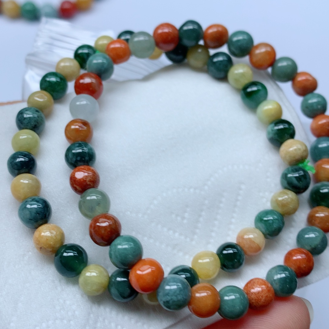 翡翠颈饰未镶嵌手串