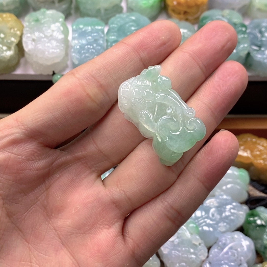 翡翠未镶嵌颈饰翡翠