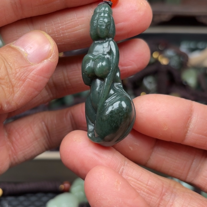 和田玉吊坠未镶嵌