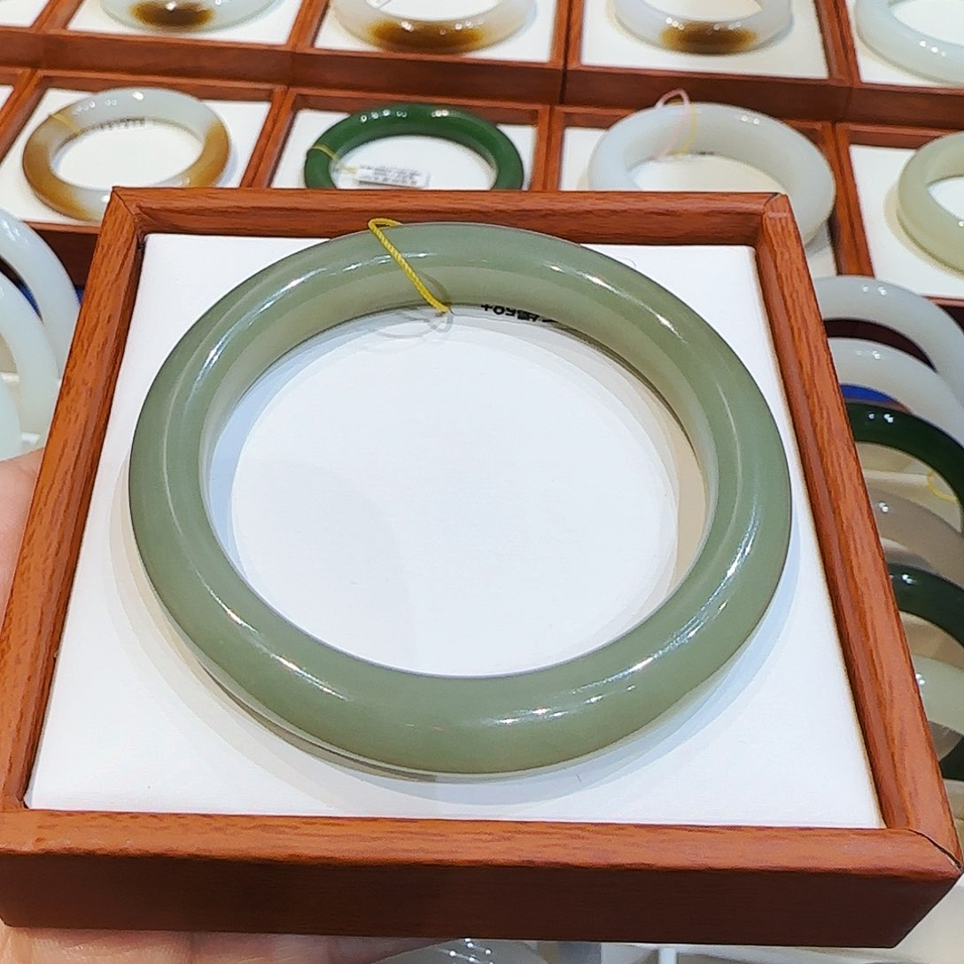 和田玉手镯未镶嵌湖水绿59