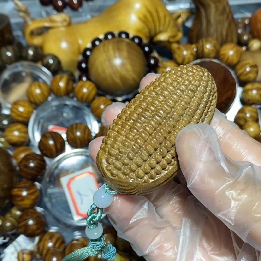 金丝楠木雕工艺品