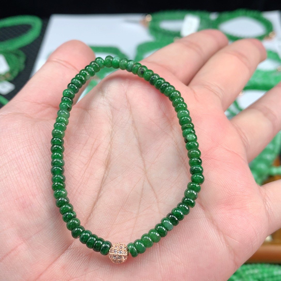 翡翠手链未镶嵌翡翠