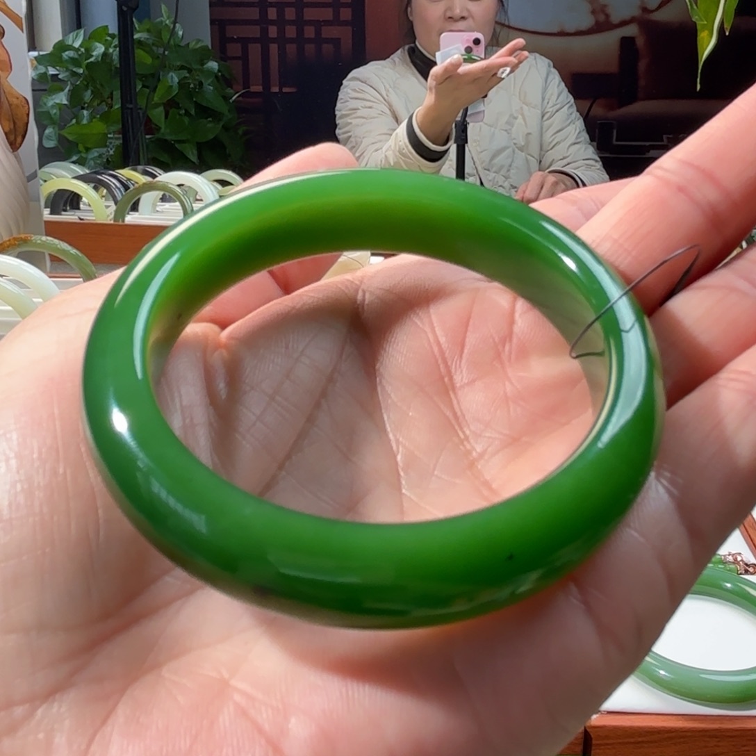 和田玉（碧玉）手镯未镶嵌