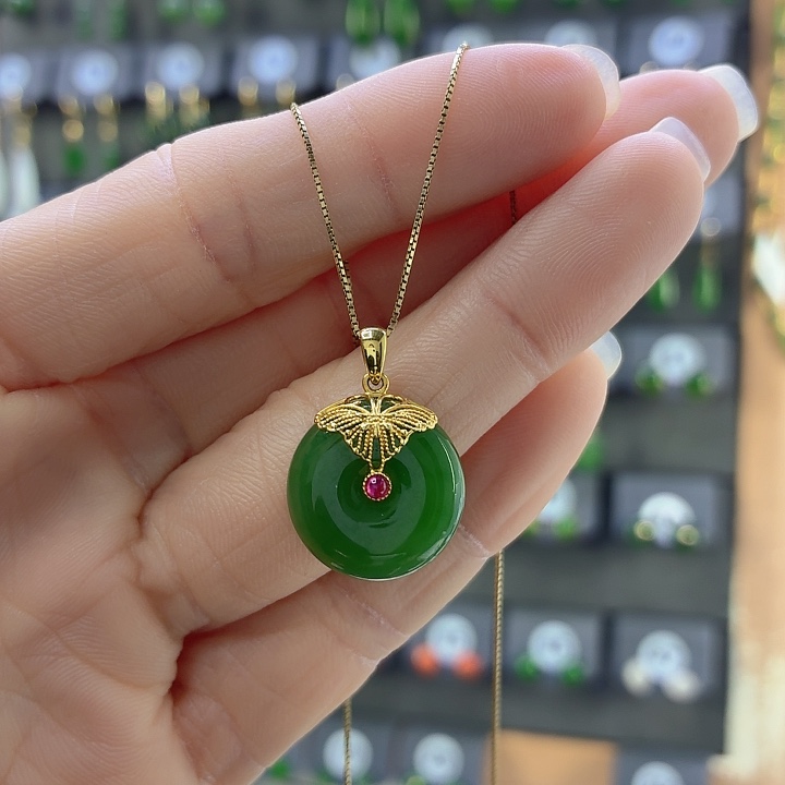 和田玉18K金镶嵌吊坠(赠链)