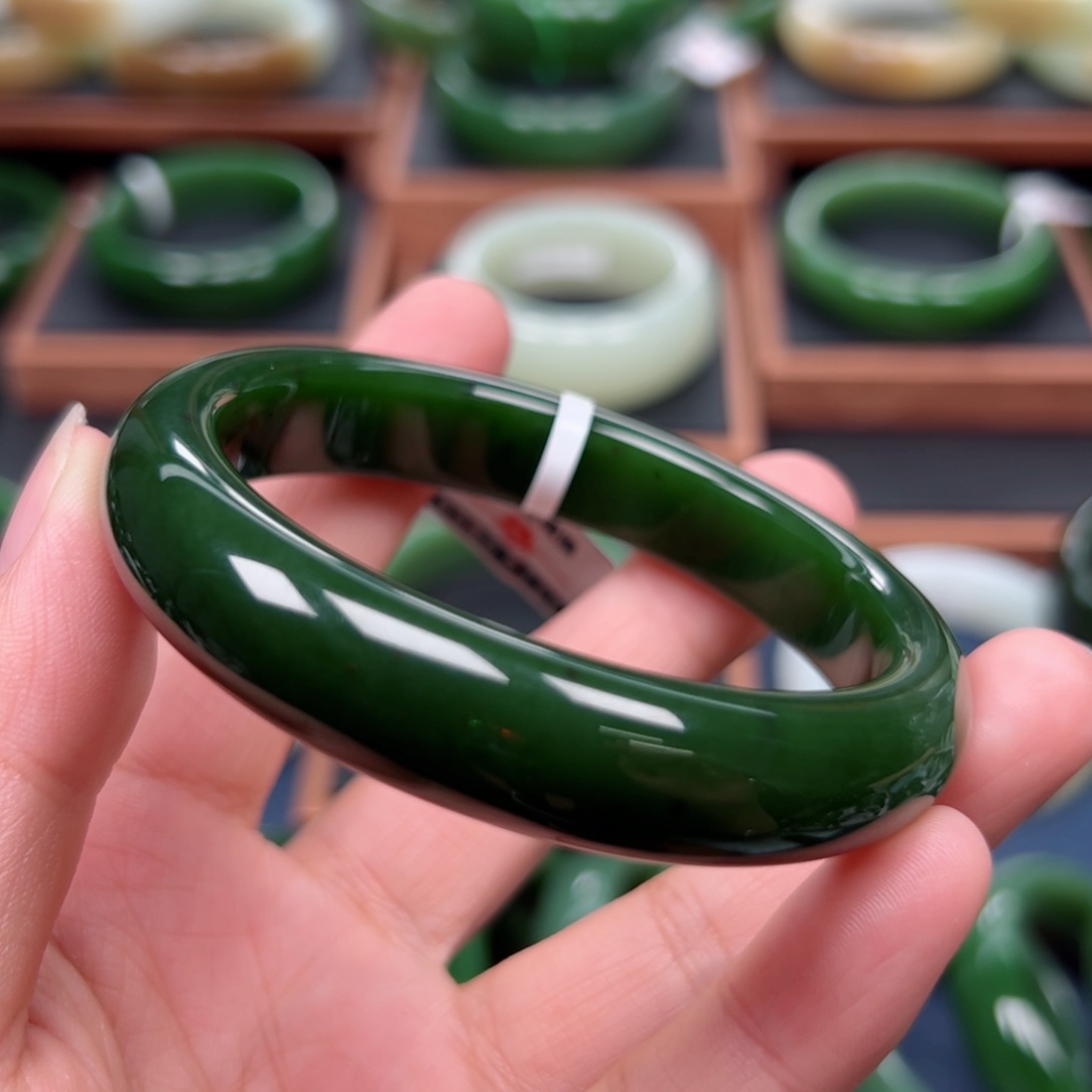 未镶嵌手镯和田玉（碧玉）
