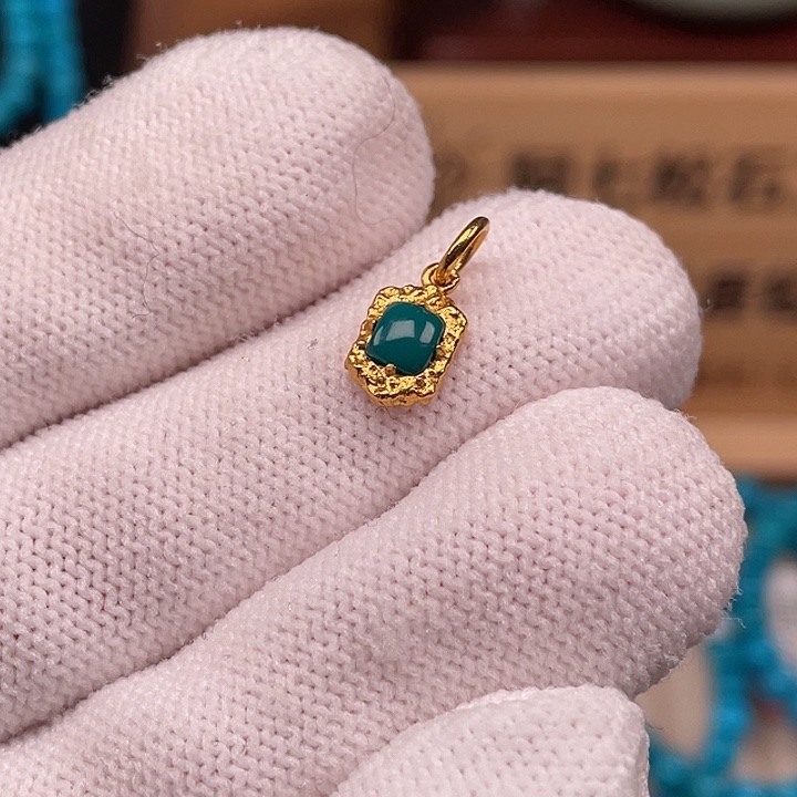 绿松石18K金镶嵌珠宝奇石