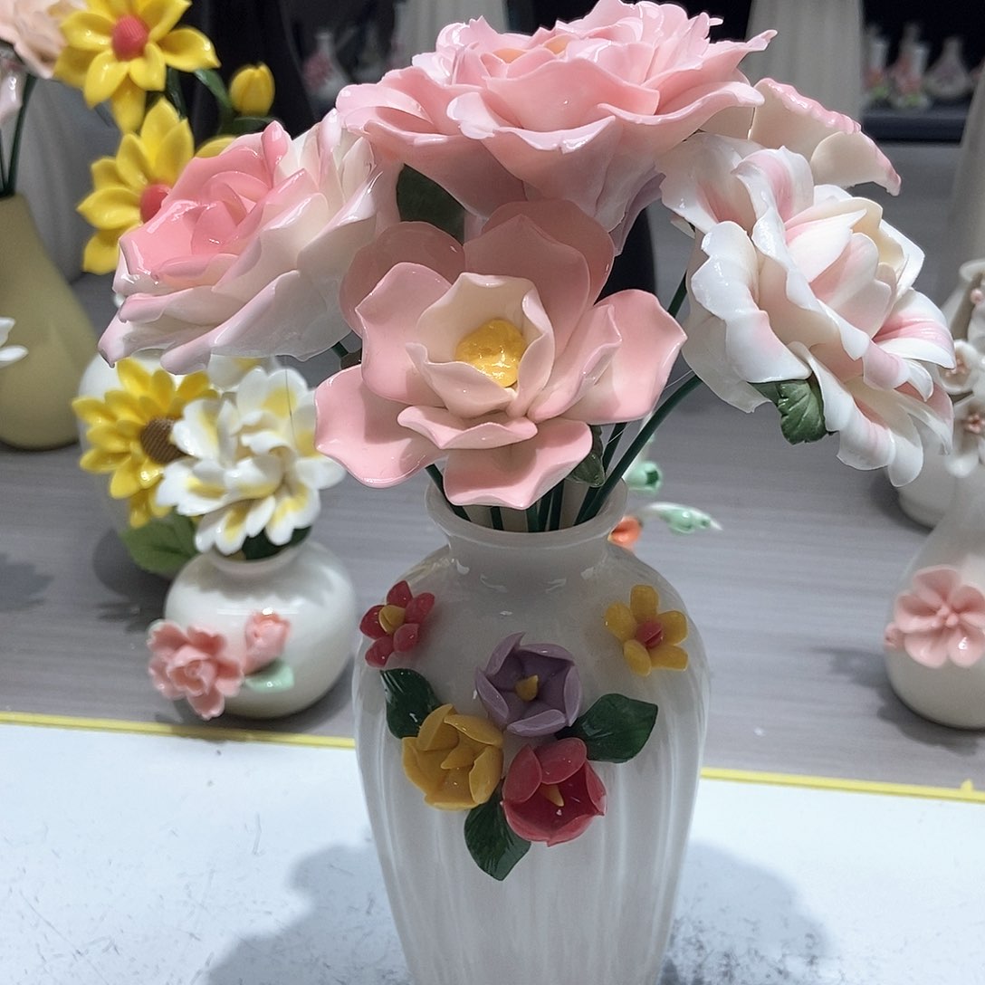 陶瓷设计风格现代小**画