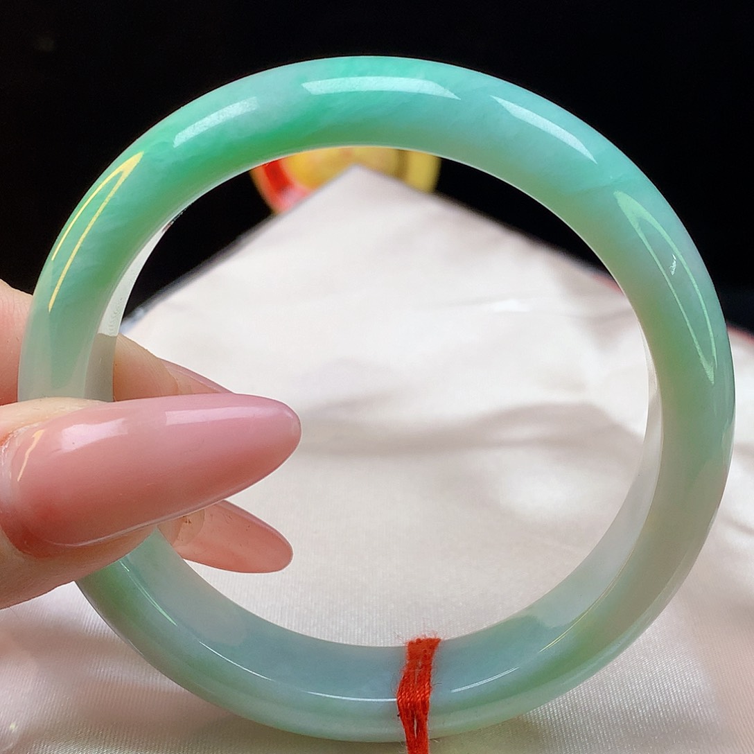 翡翠手镯未镶嵌天然翡翠5226
