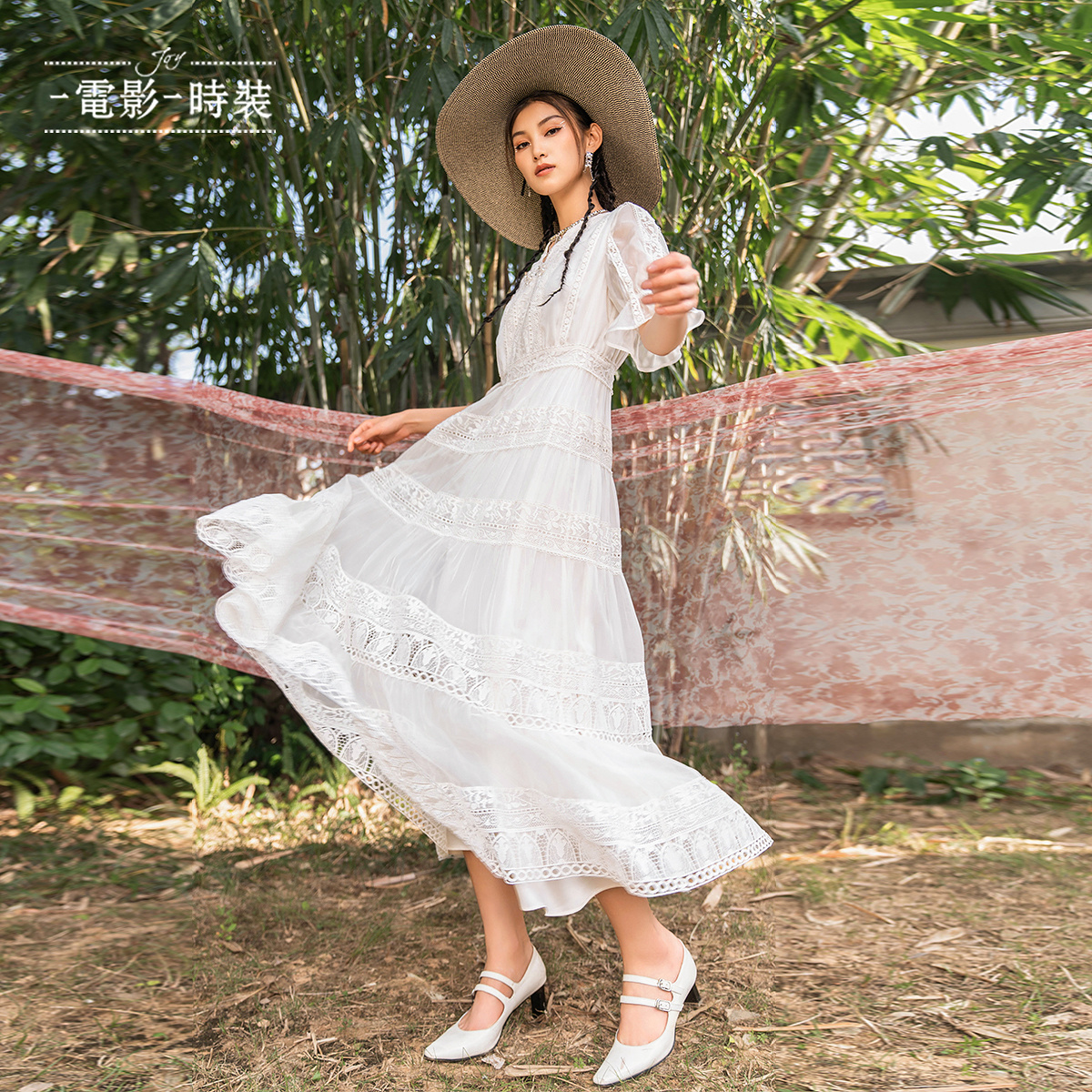 一电影一时装夏季新款法式度假风蕾丝花边连衣裙女装FFNL122259