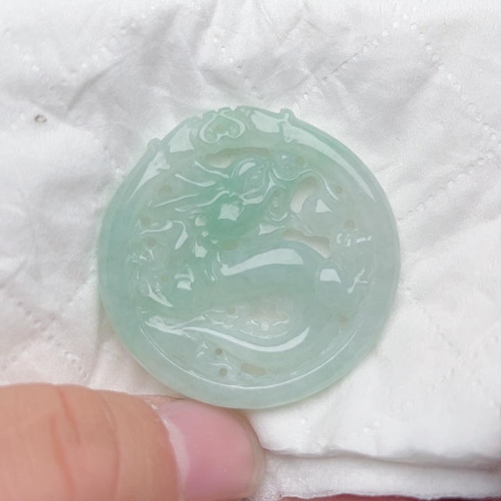 翡翠颈饰未镶嵌龙