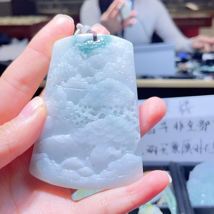 翡翠颈饰未镶嵌一个
