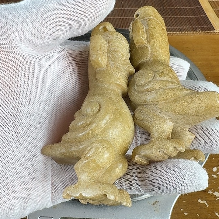 用***9和田玉未镶嵌挂件
