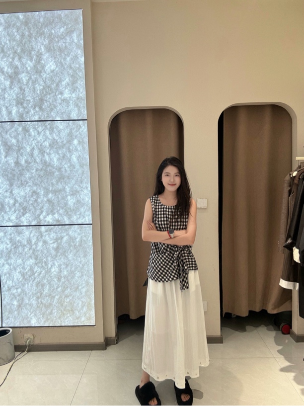 设计感不规则侧面扭结绑带背心女，夏季新品显瘦无袖上衣韩系衬衫