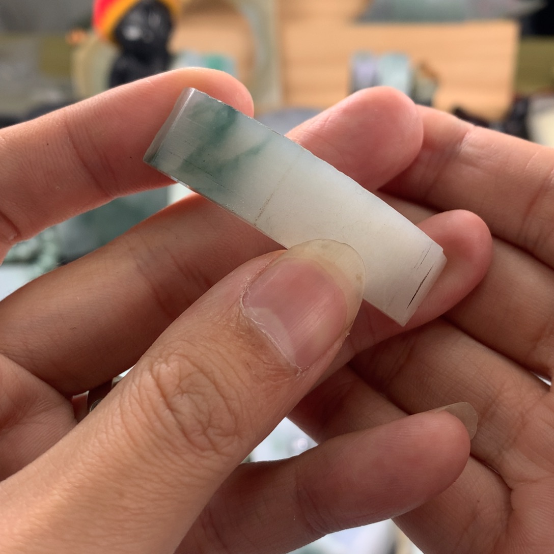 翡翠颈饰未镶嵌料子