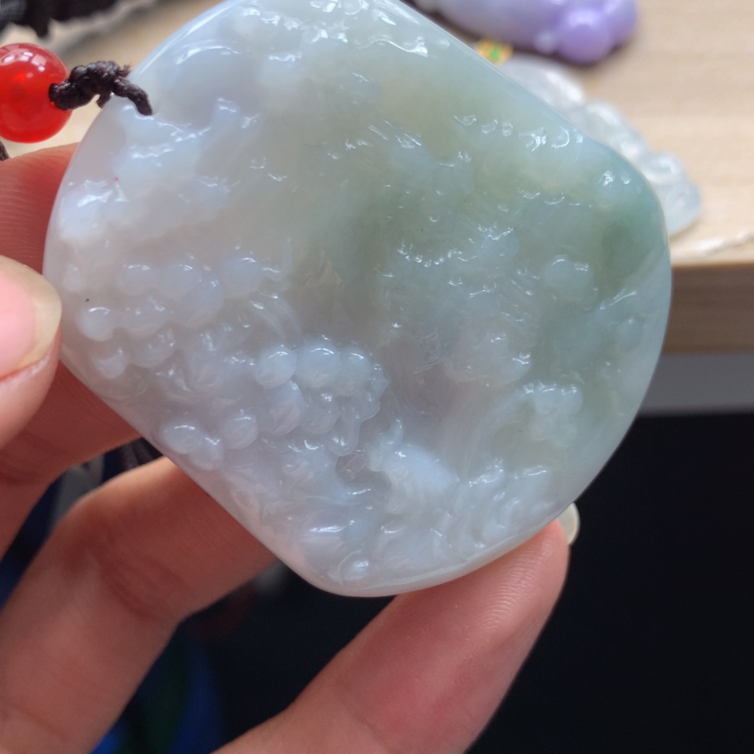 颈饰未镶嵌翡翠吊坠