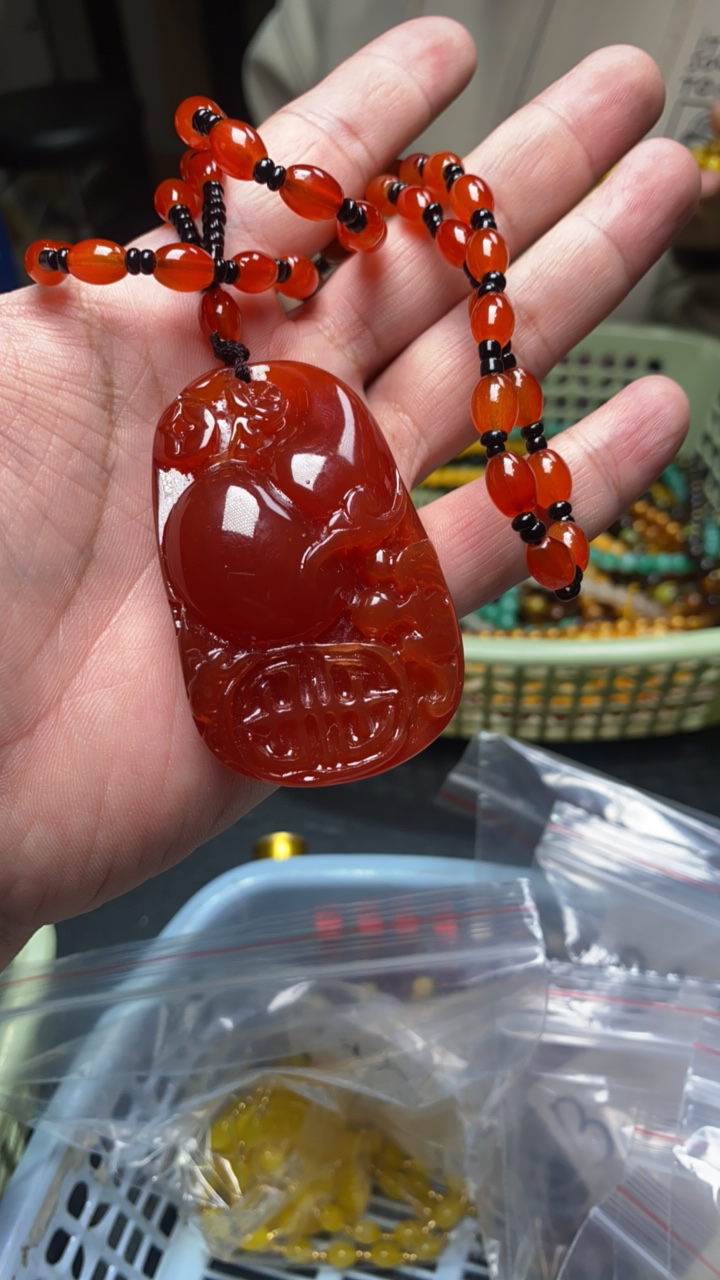 B87 老料红蜜葫芦吊坠    