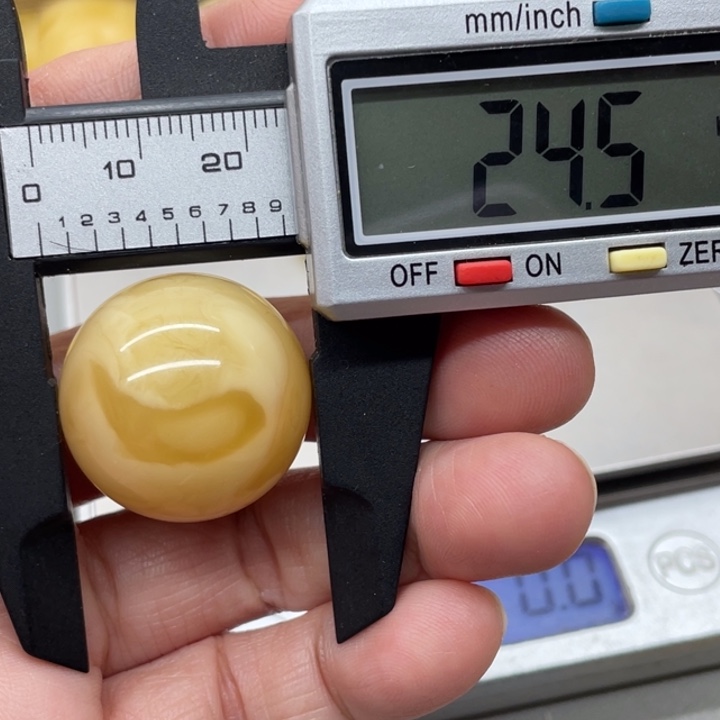 琥珀裸石未镶嵌蜜蜡