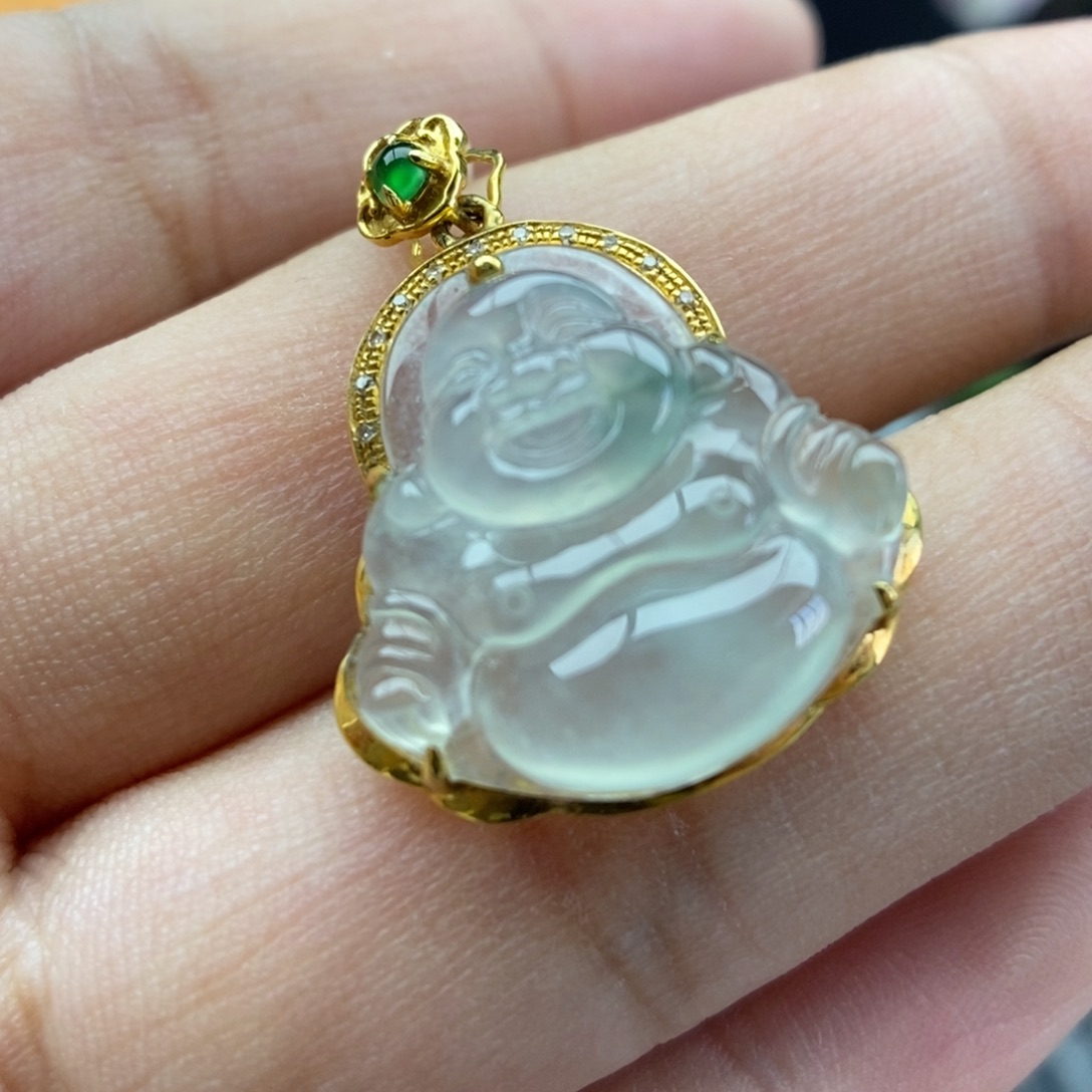 翡翠18K金镶嵌颈饰吊坠