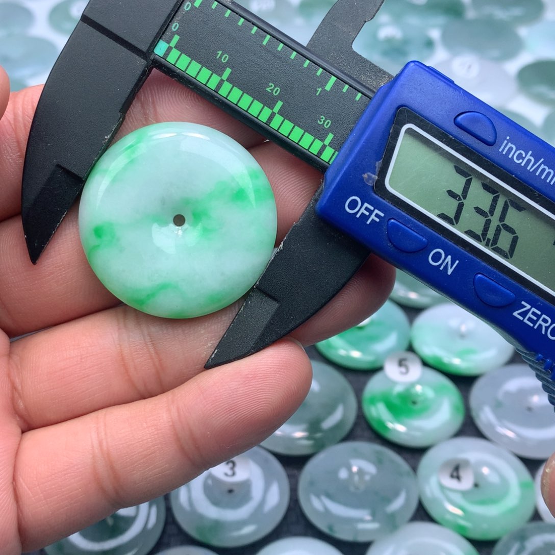 翡翠颈饰未镶嵌缅甸天然A货翡翠