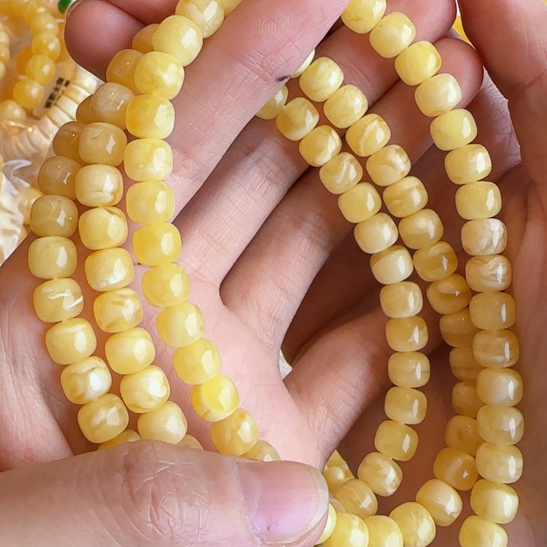 蜜蜡裸石未镶嵌蜜蜡