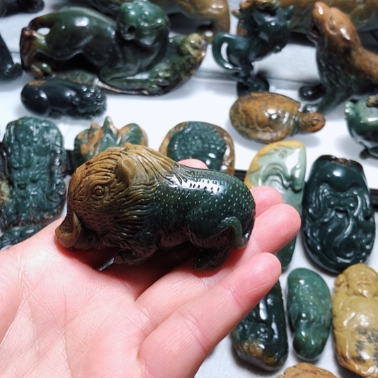 岫岩河磨玉（透闪石质玉）把件未镶嵌猫*颜