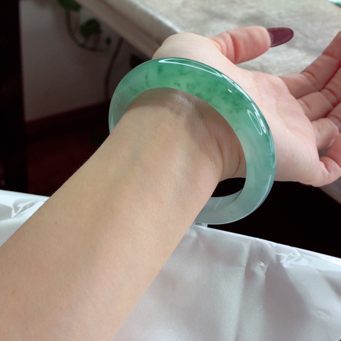 翡翠手镯未镶嵌57 绝美气质飘花 灵